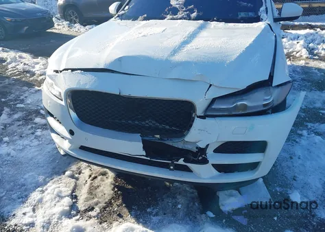 2017 Jaguar F-Pace 35T Prestige z USA, uszkodzony, nr VIN SADCK2BV2HA890328